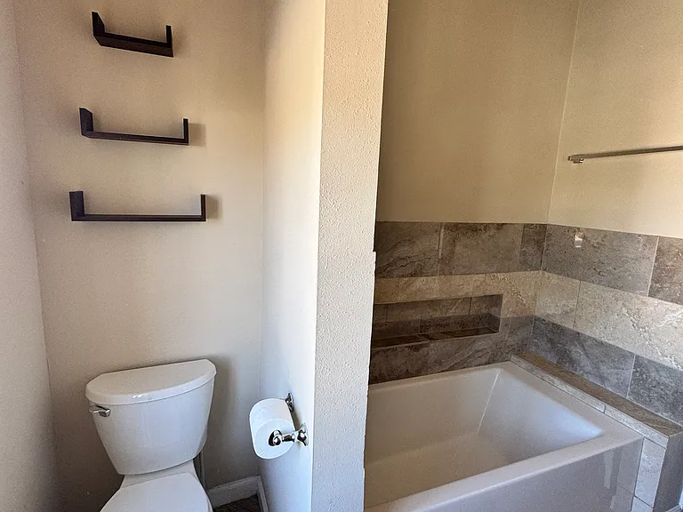 1046 S Citrus Ave #1046 — Photo 85