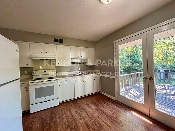 5th image of 3676 Weems Rd