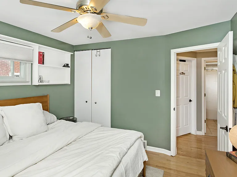 905 Parliament Ave — Photo 13