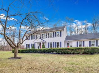 4 Carriage Ln, Highland Mills, NY 10930