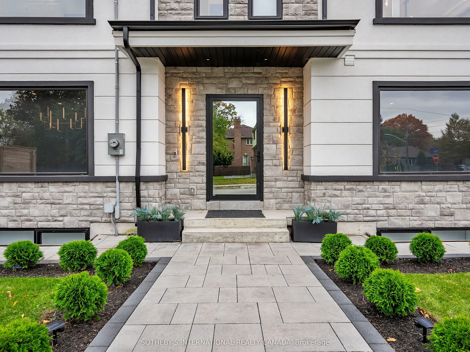3 bed, $6,900 — Photo 2
