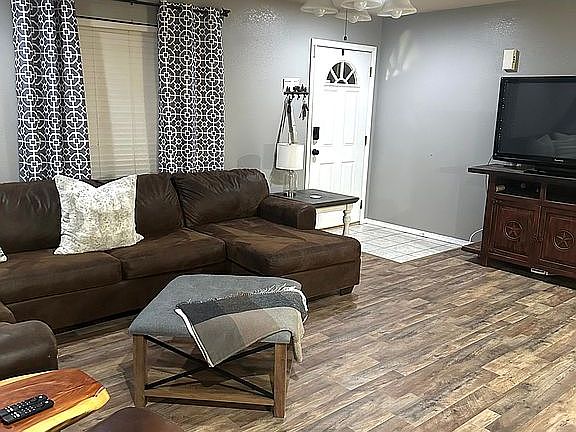 5th image of 505 E Coal Ave