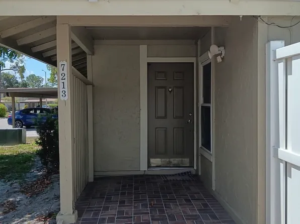 7213 Laguna Ct, Tampa, FL 33634