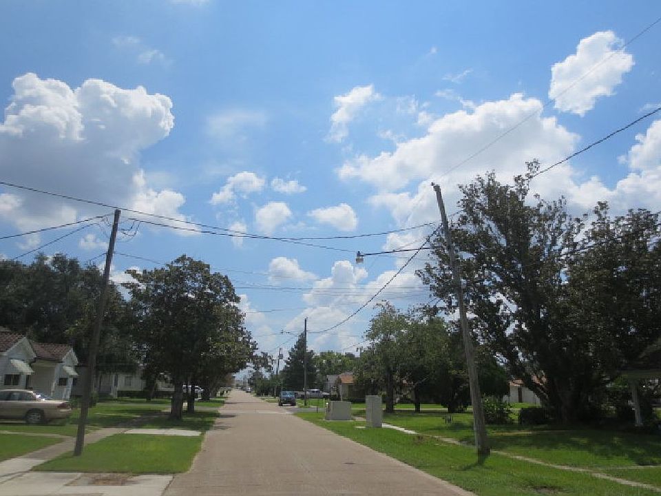 2nd image of 436 Gardere Ave