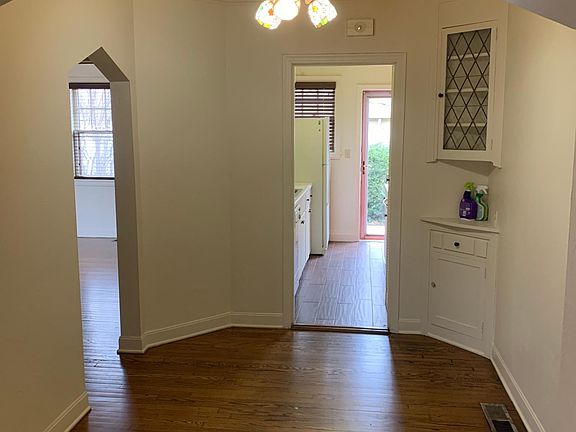 5th image of 901 NW 42nd St #903