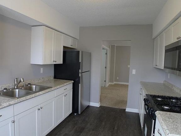 2nd image of 854 Lawson Ave E