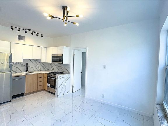 2nd image of 1320 Drexel Ave APT 306