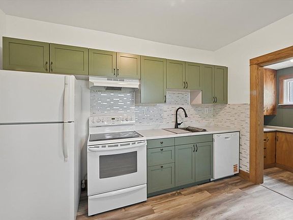 5th image of 717 Baxter Ave