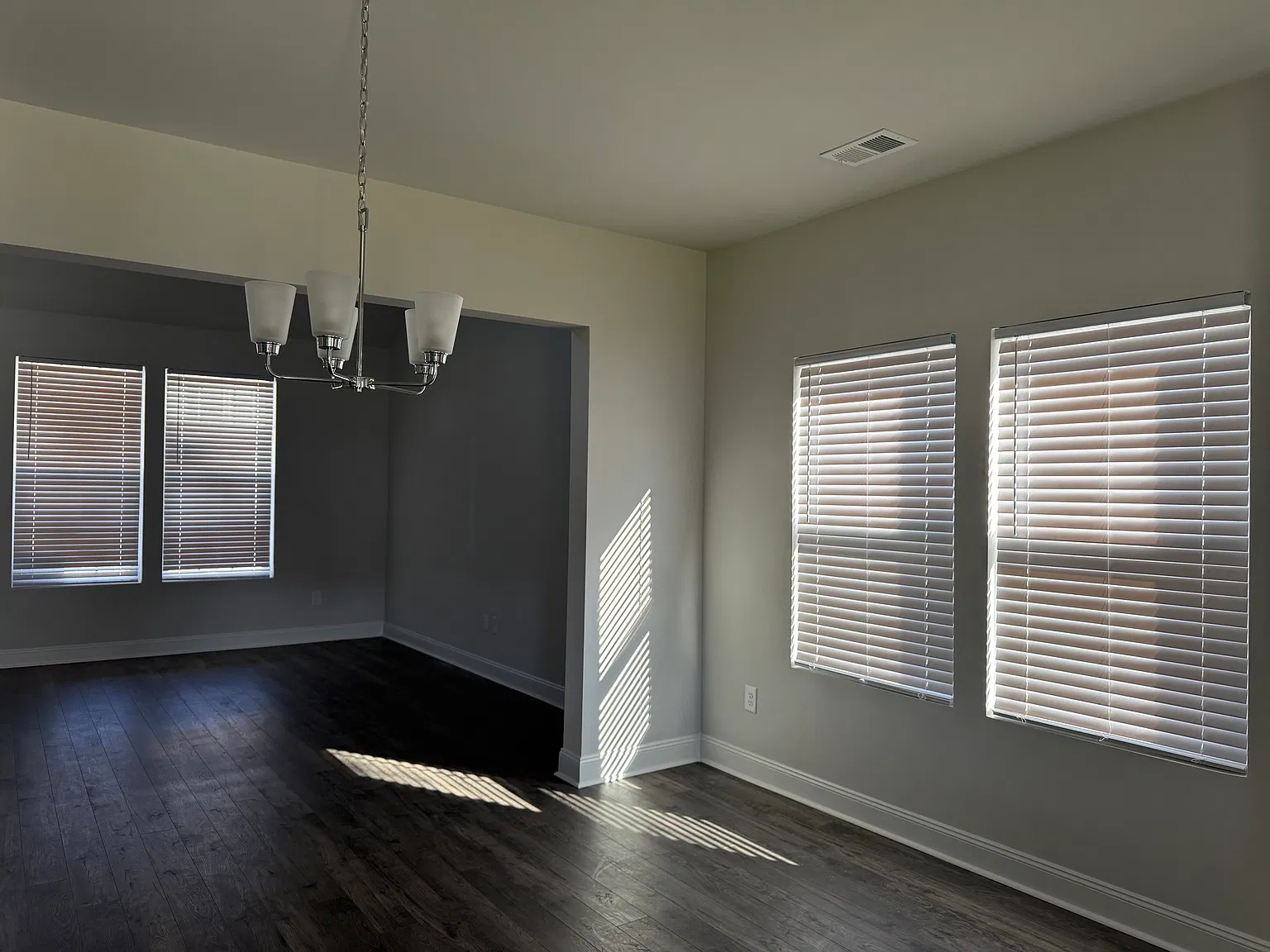 4 bed, 2.5 bath, 2005 sqft, $2,600 — Photo 4