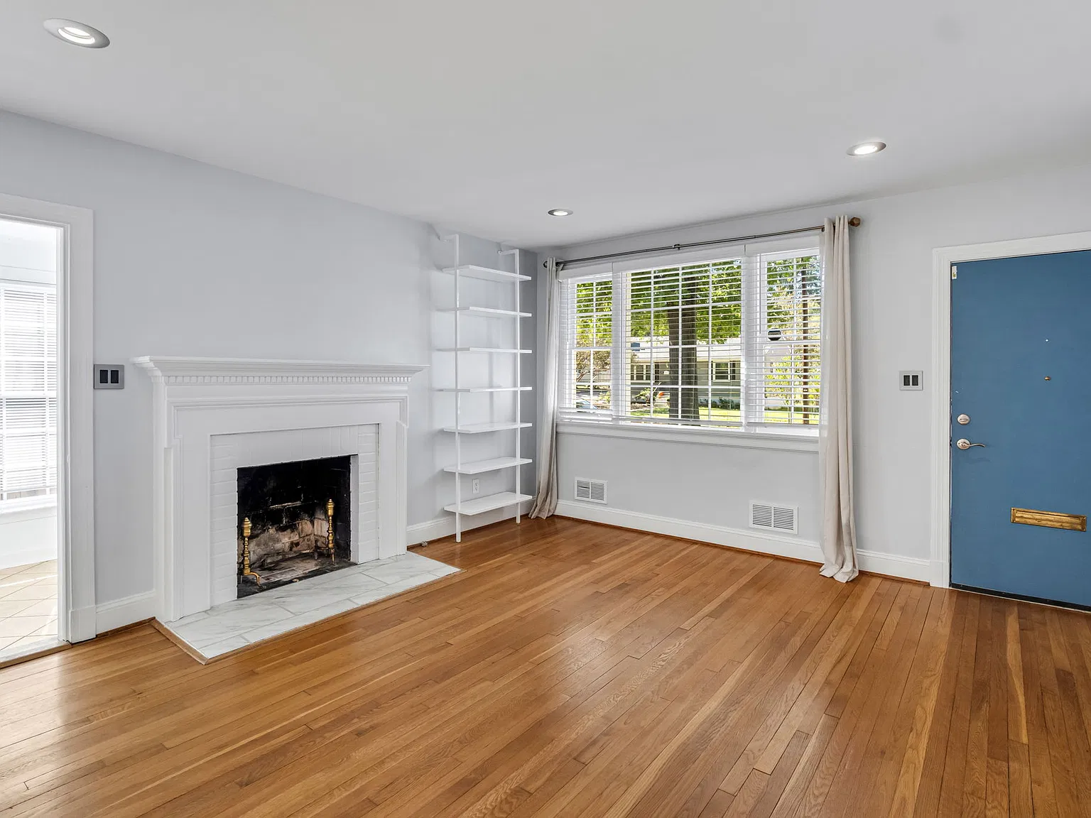 2 bed, 1133 sqft, $2,600 — Photo 3