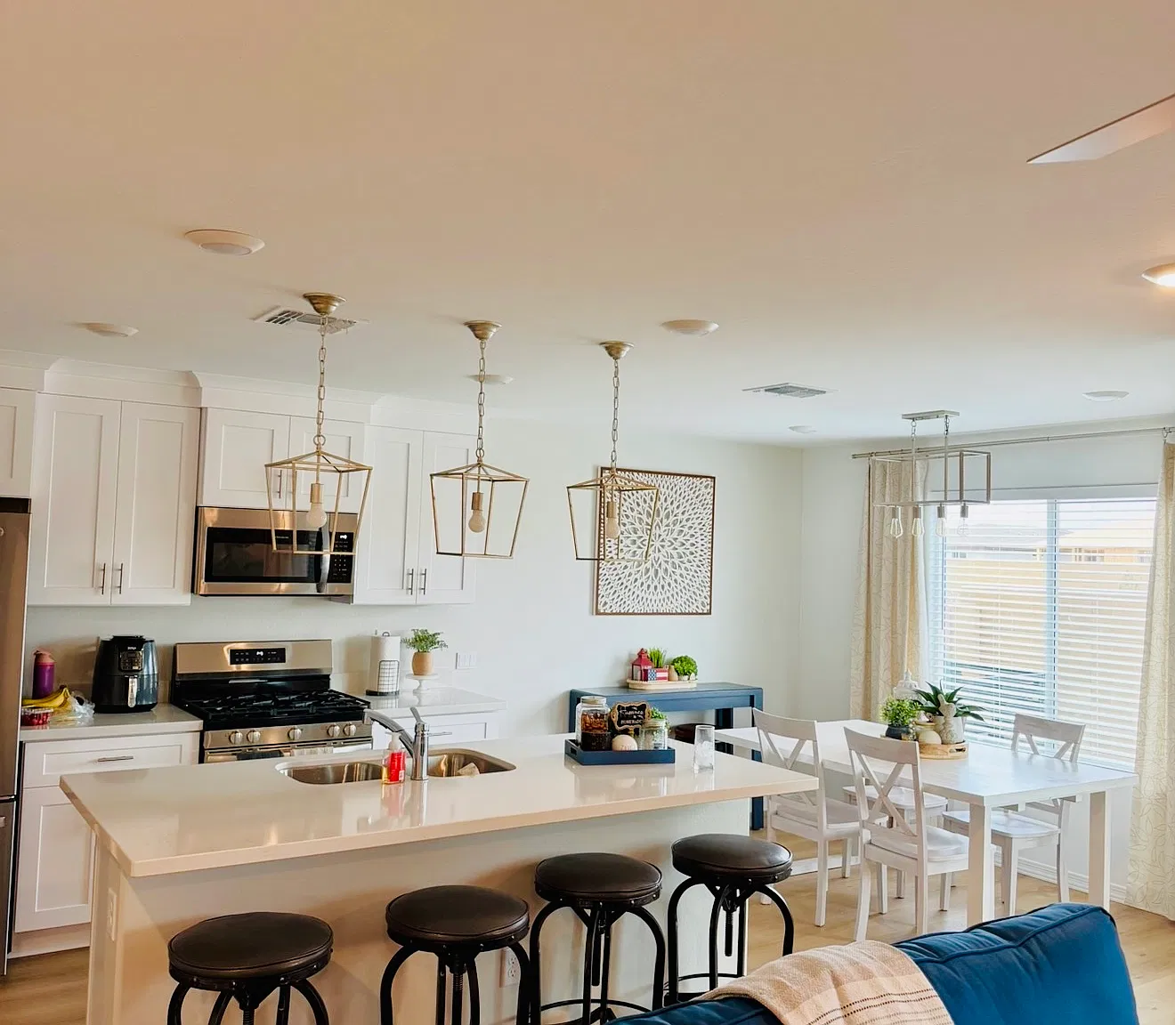3 bed, 2.5 bath, 1600 sqft, $3,100 — Photo 1