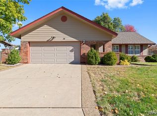 28 Confederate Way, Saint Charles, MO 63303