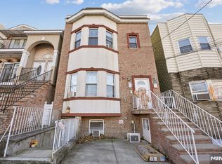 717 16th St, Union City, NJ 07087