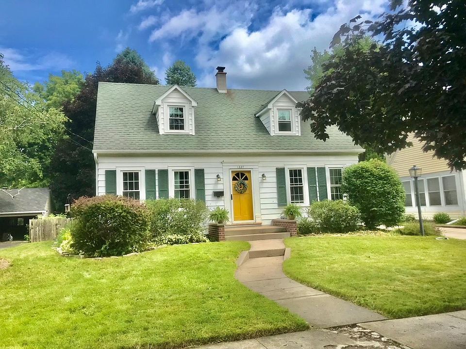 1st image of 1227 Roseland Ave