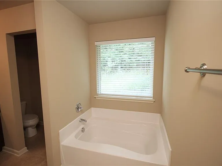 1317 Castleberry Dr — Photo 16
