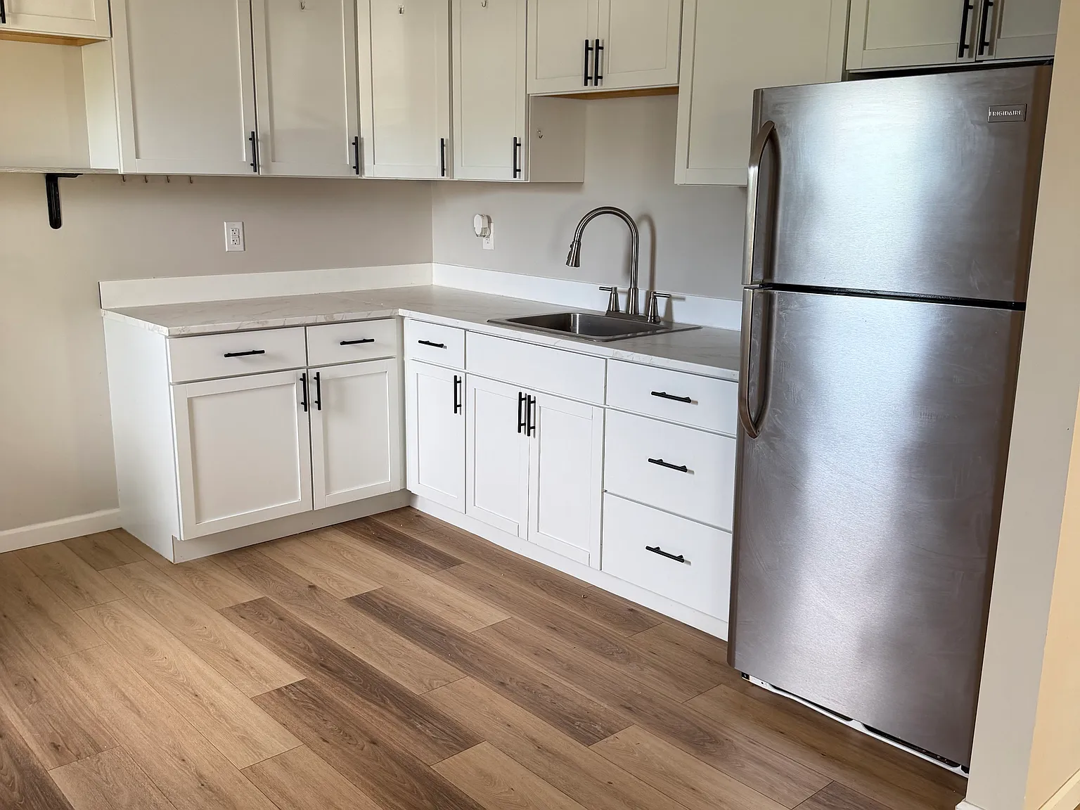 3 bed, $1,800 — Photo 4