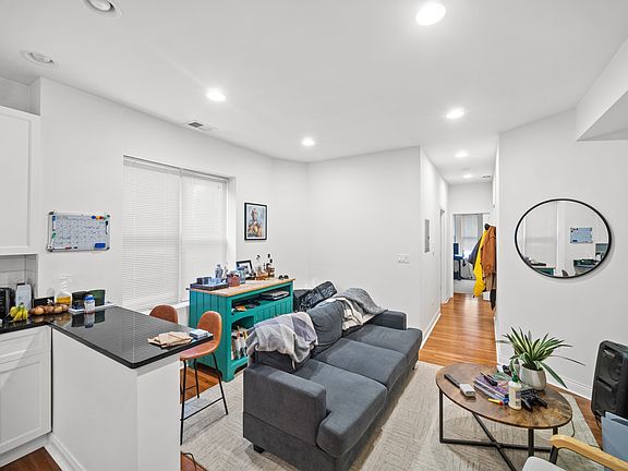 5th image of 3121 N Sheffield Ave #3