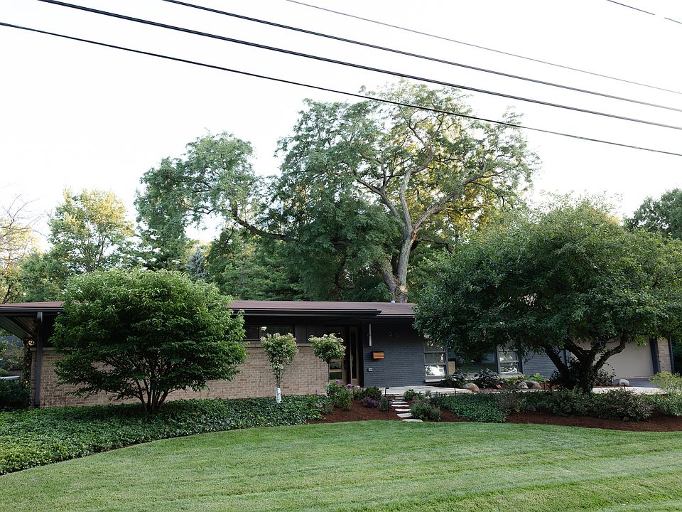 1st image of 916 Ray St
