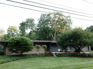 916 Ray St, Geneva, IL 60134