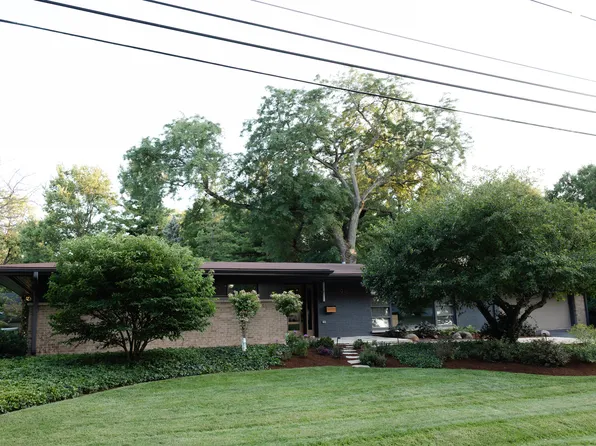 916 Ray St, Geneva, IL 60134