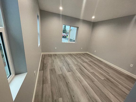 2nd image of 428 N Lomita St #101