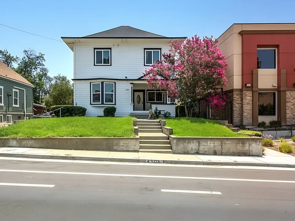 4224 Brockton Ave