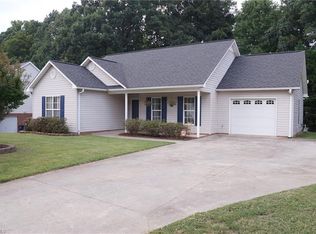 2801 Bridgeport Dr, Winston Salem, NC 27103