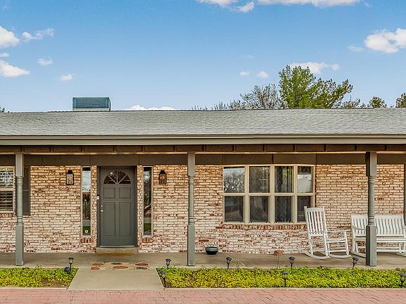 4th image of 804 Live Oak Dr