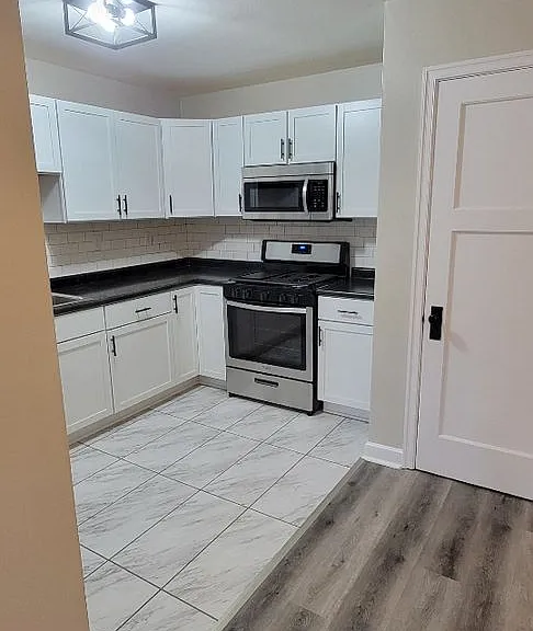 4932 S Packard Ave — Photo 3