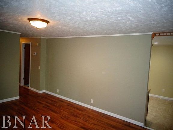 5th image of 507 W Washington St