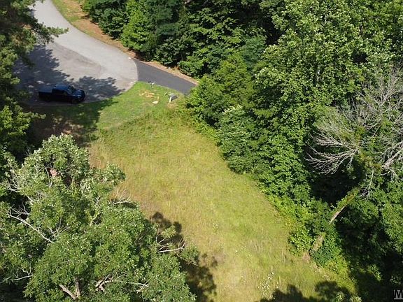 3rd image of 18 & 19 Hundley Forest Dr