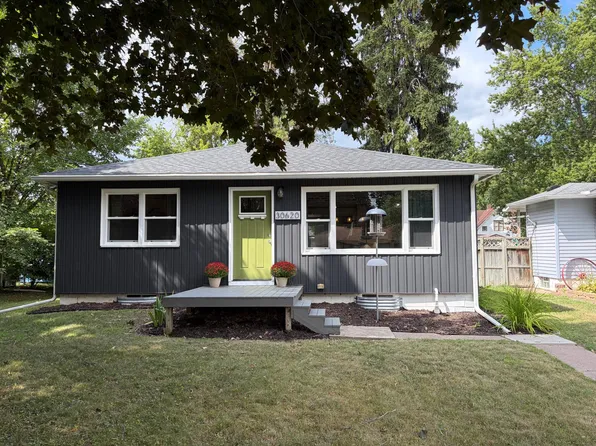 30620 N Lakes Trl, Lindstrom, MN 55045
