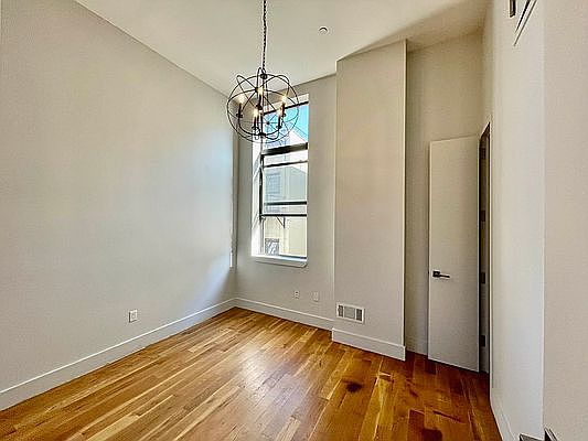 5th image of 358 Kosciuszko St #3E