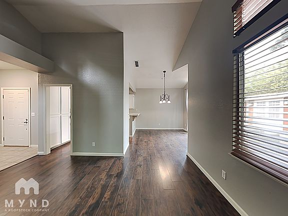 3rd image of 260 Union St