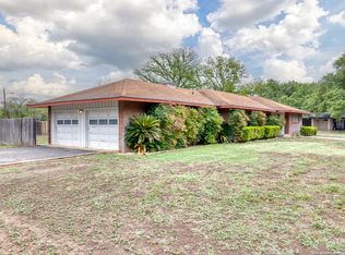320 Louise Dr, Uvalde, TX 78801