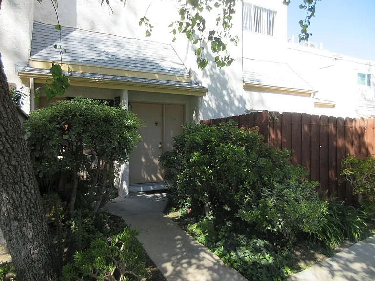 8865 Independence Ave #26 — Photo 29