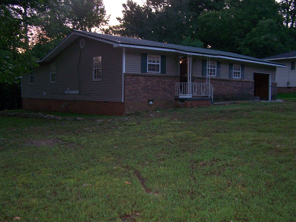1st image of 2853 Kentwood Dr #1