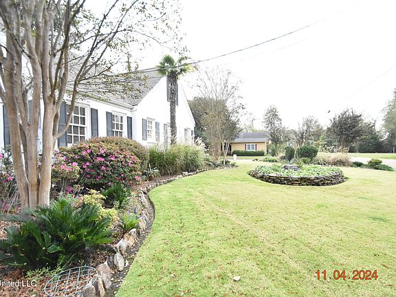 2nd image of 701 Bowles St
