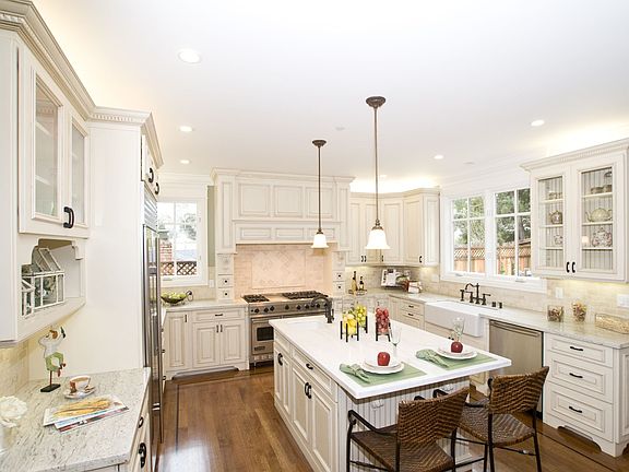 Designer Gourmet Kitchen