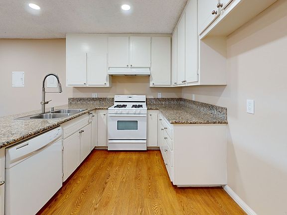 3rd image of 149-167 N Cambridge Ave #149