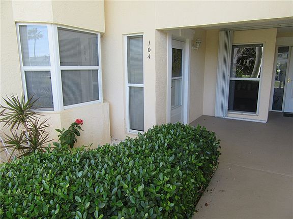 3rd image of 670 E Lake Jasmine Cir APT 104