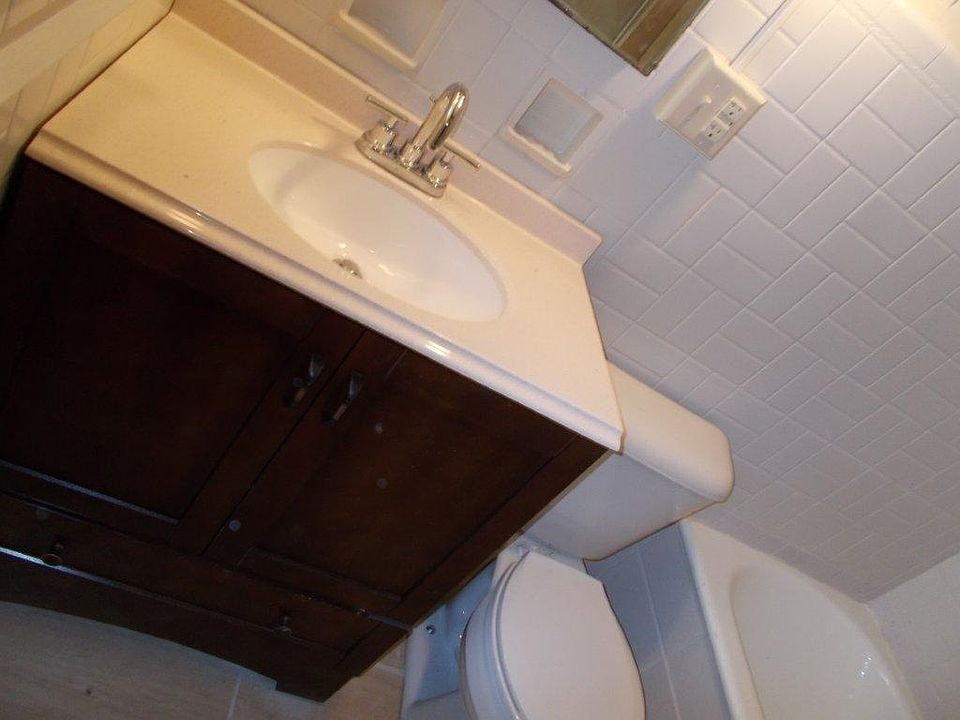 1st image of 4915 Dodge St APT 4