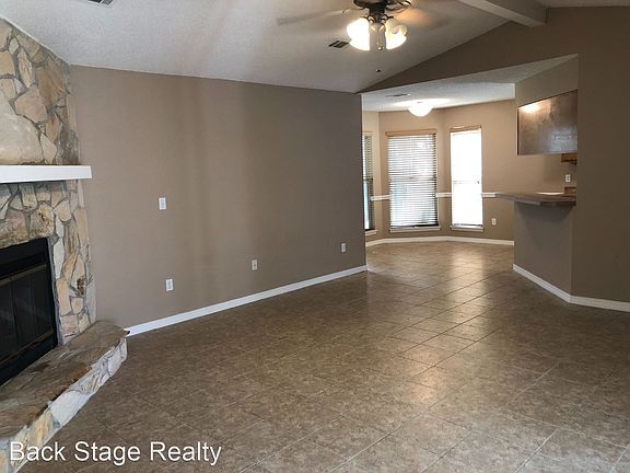 3rd image of 166 Meadowbrook Ct