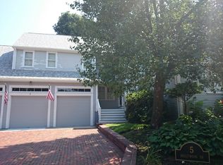 5 Hollywood Dr, Newton, MA 02467