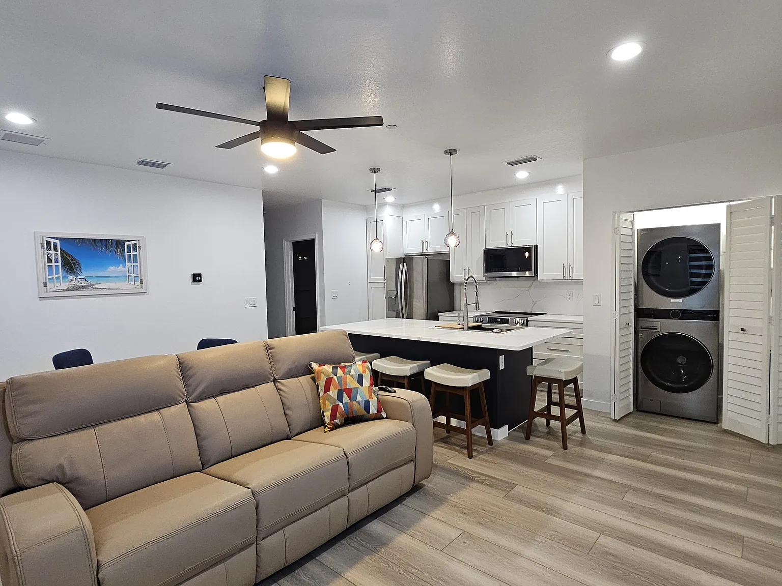 2 bed, 874 sqft, $2,950 — Photo 2