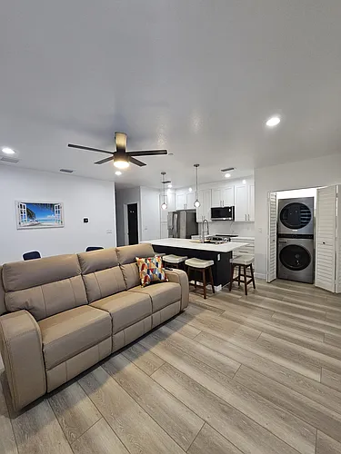527 N Garden Ave #4 Photo 1