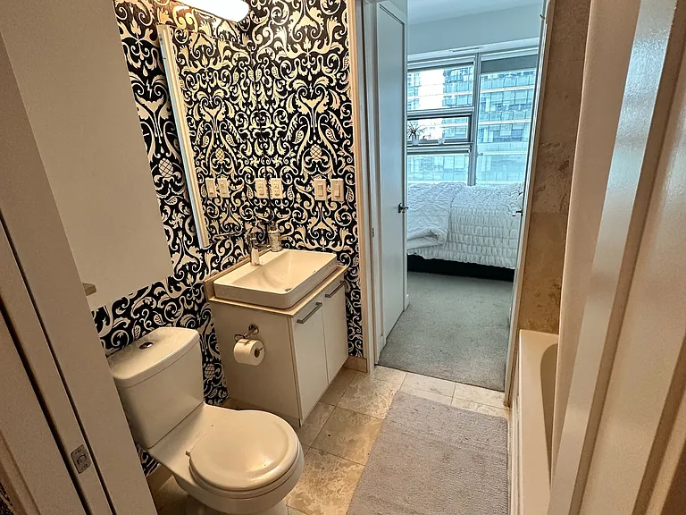 12 York St #909 — Photo 9