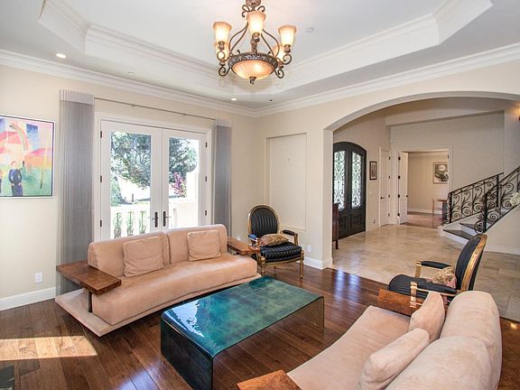 3rd image of 1888 Floribunda Ave