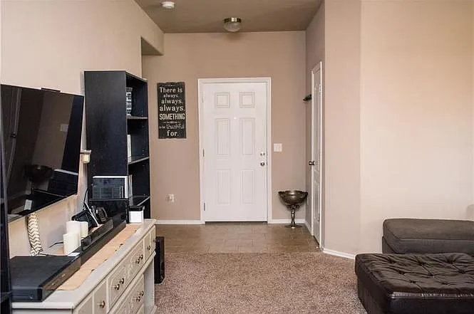 2912 Thompson Farm Ln — Photo 2