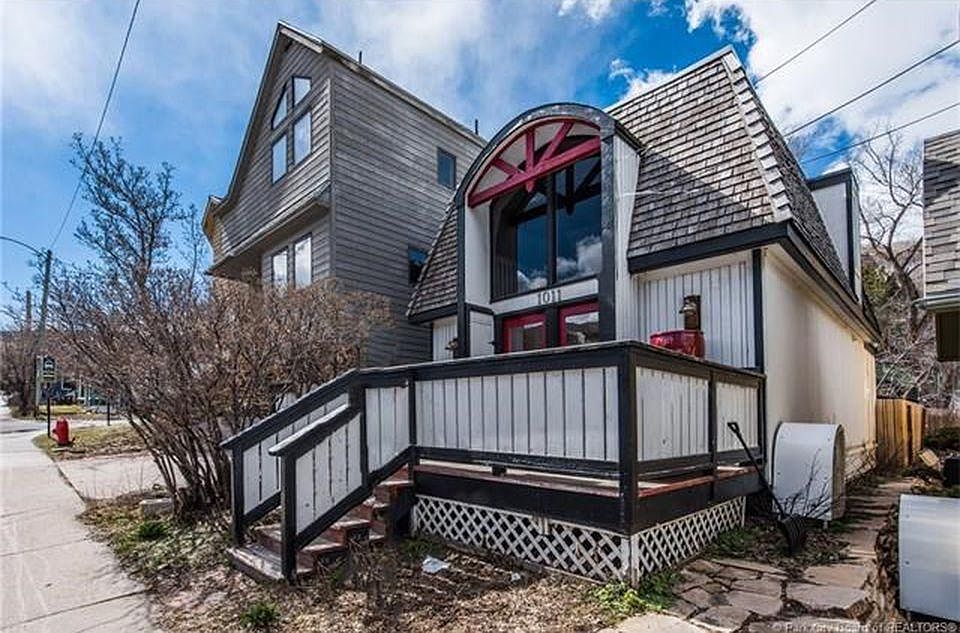 1st image of 1011 Park Ave